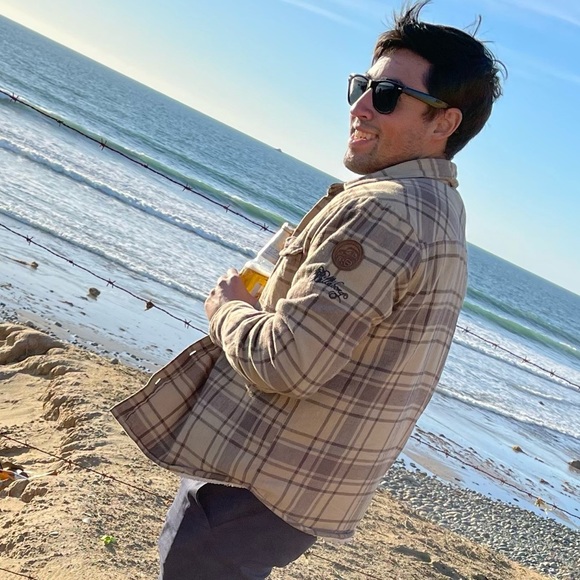 Billabong Mens Trucker Shirt/Jacket Small Tan Sherpa Lined Flannel Plaid Shacket - Picture 1 of 10